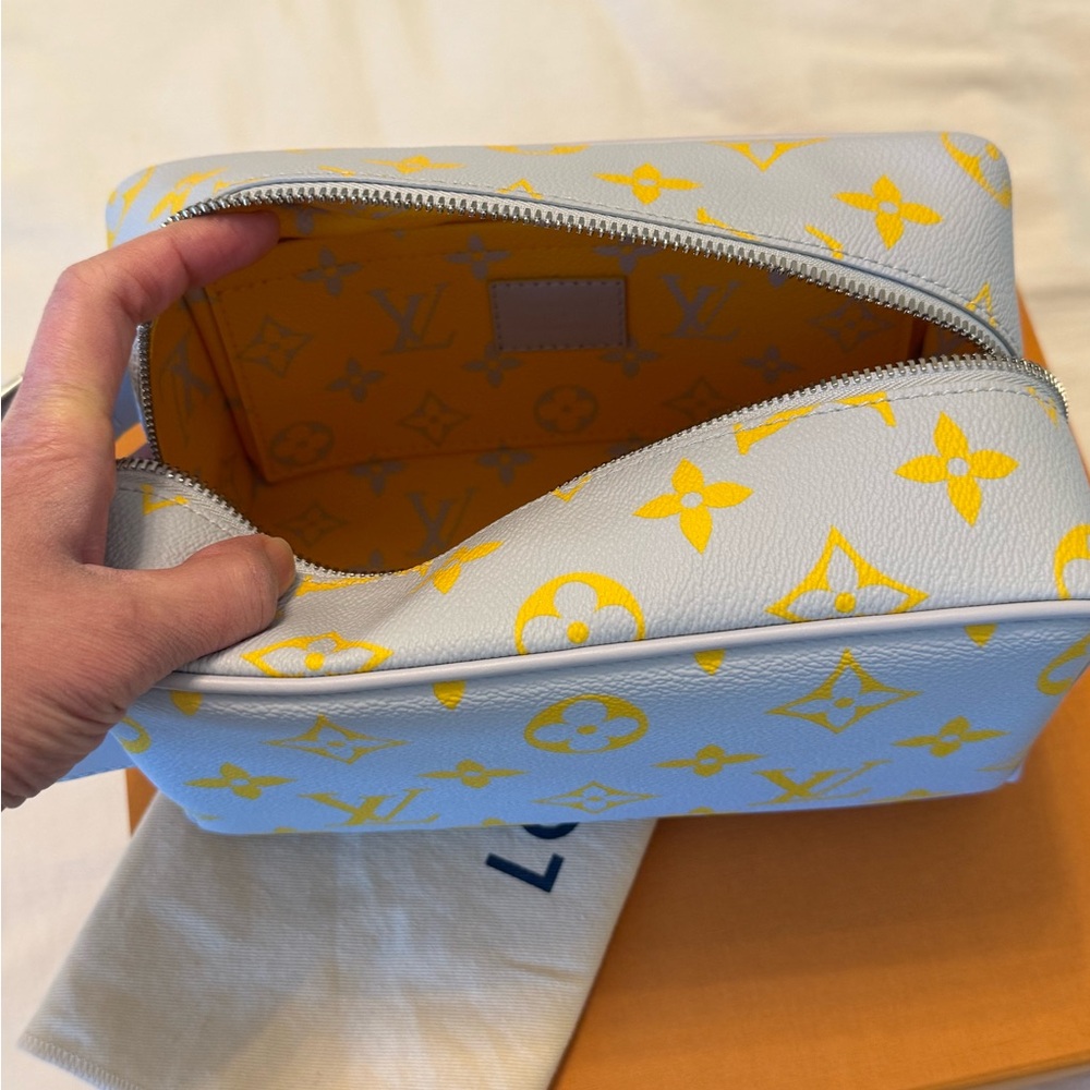 Louis Vuitton White & Yellow Monogram Cosmetic Case with Top Handle - Picture 4 of 8